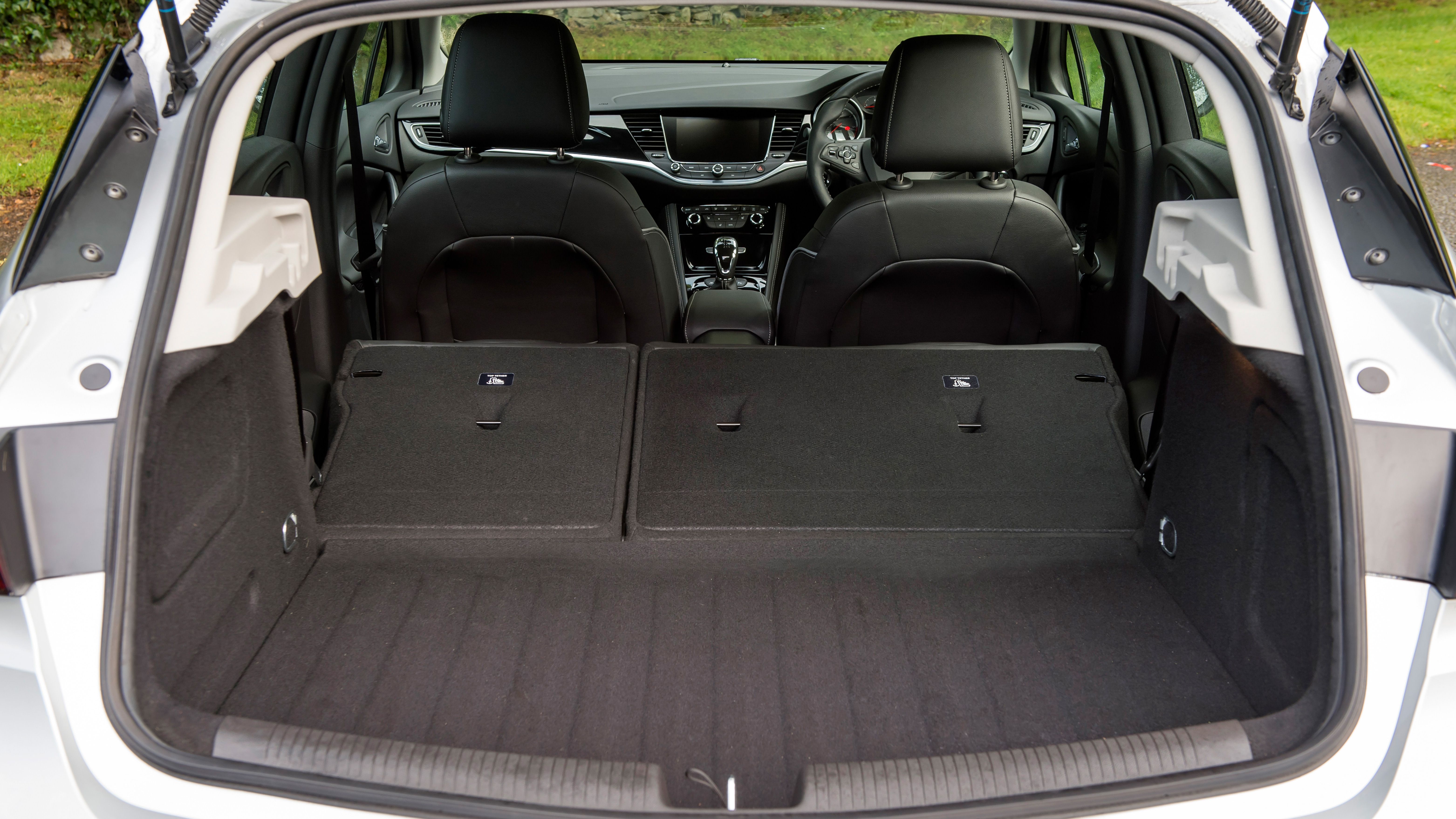Vauxhall Astra boot