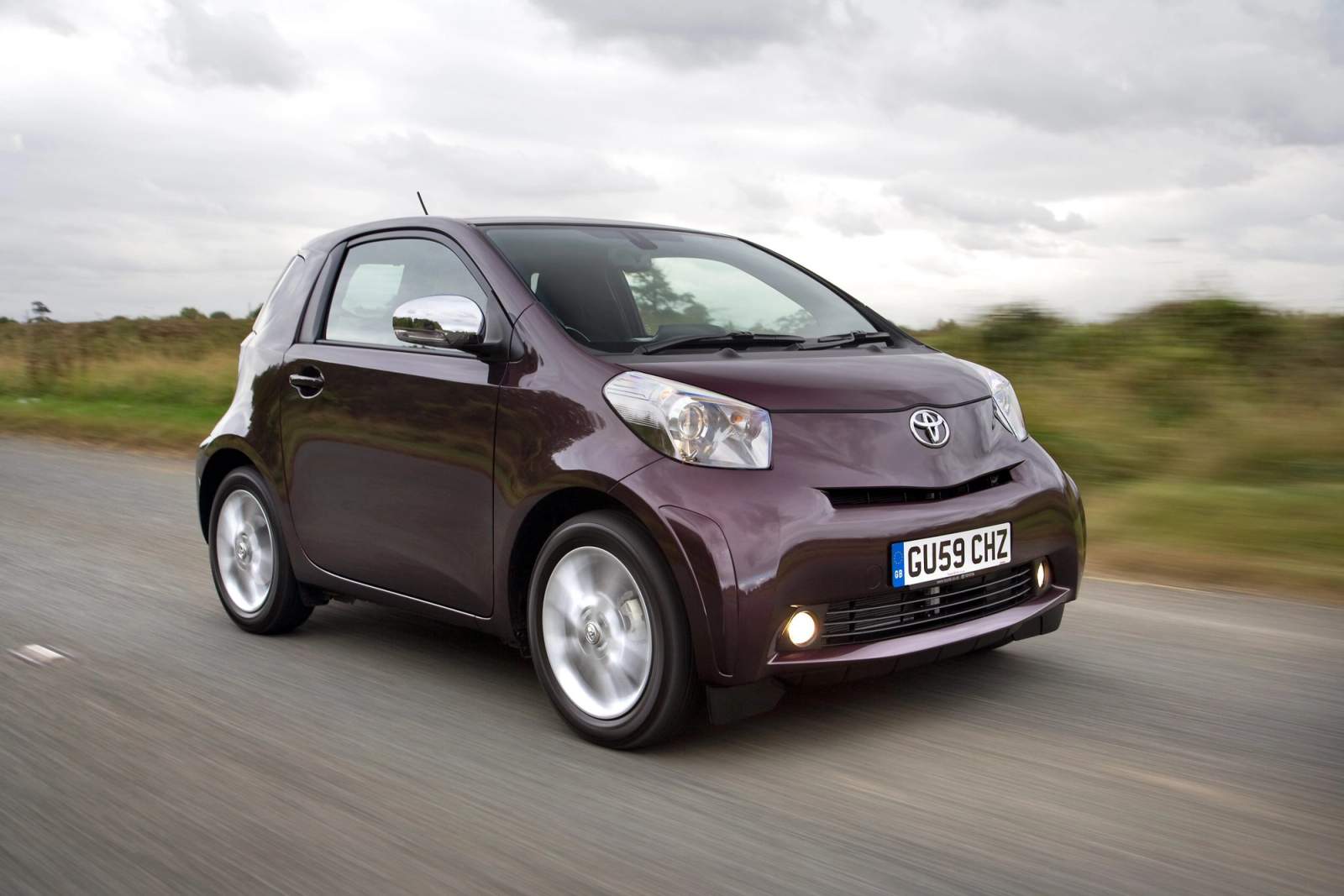 toyota iq driving 