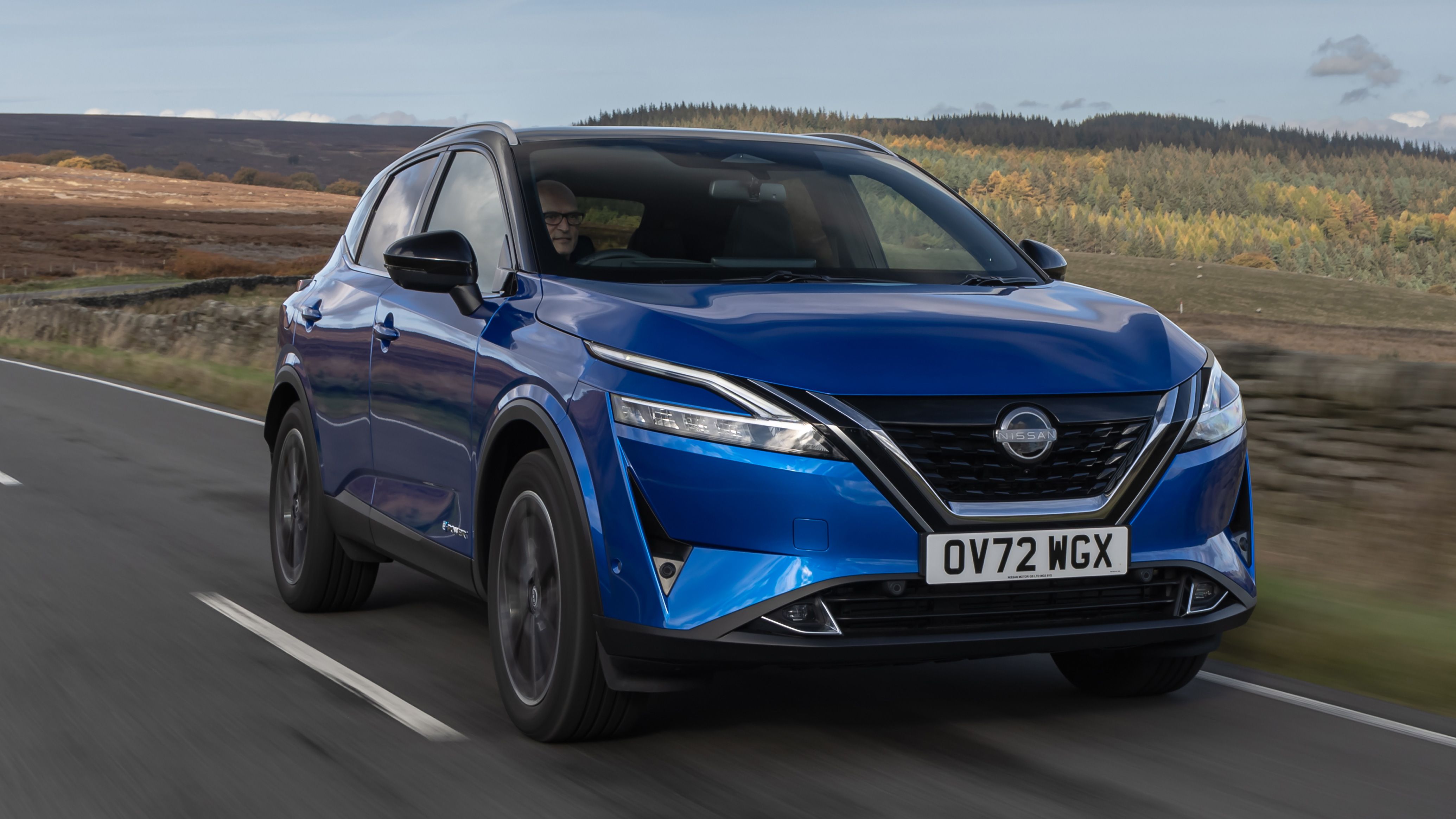 Nissan Qashqai driving