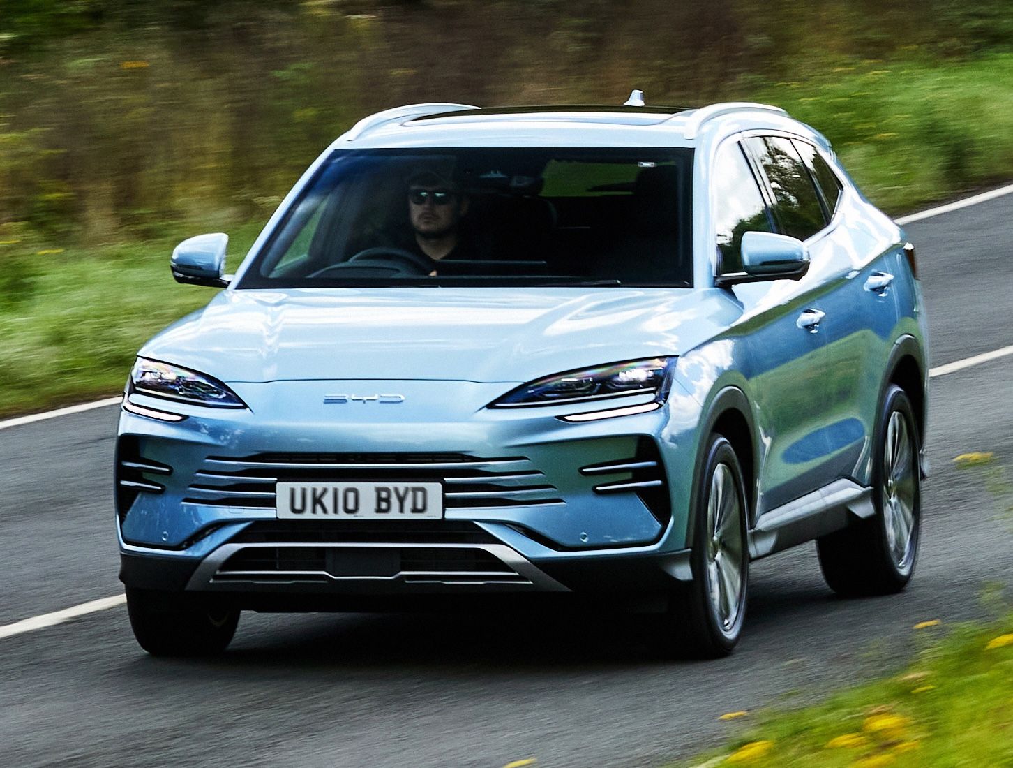 BYD Seal U side driving