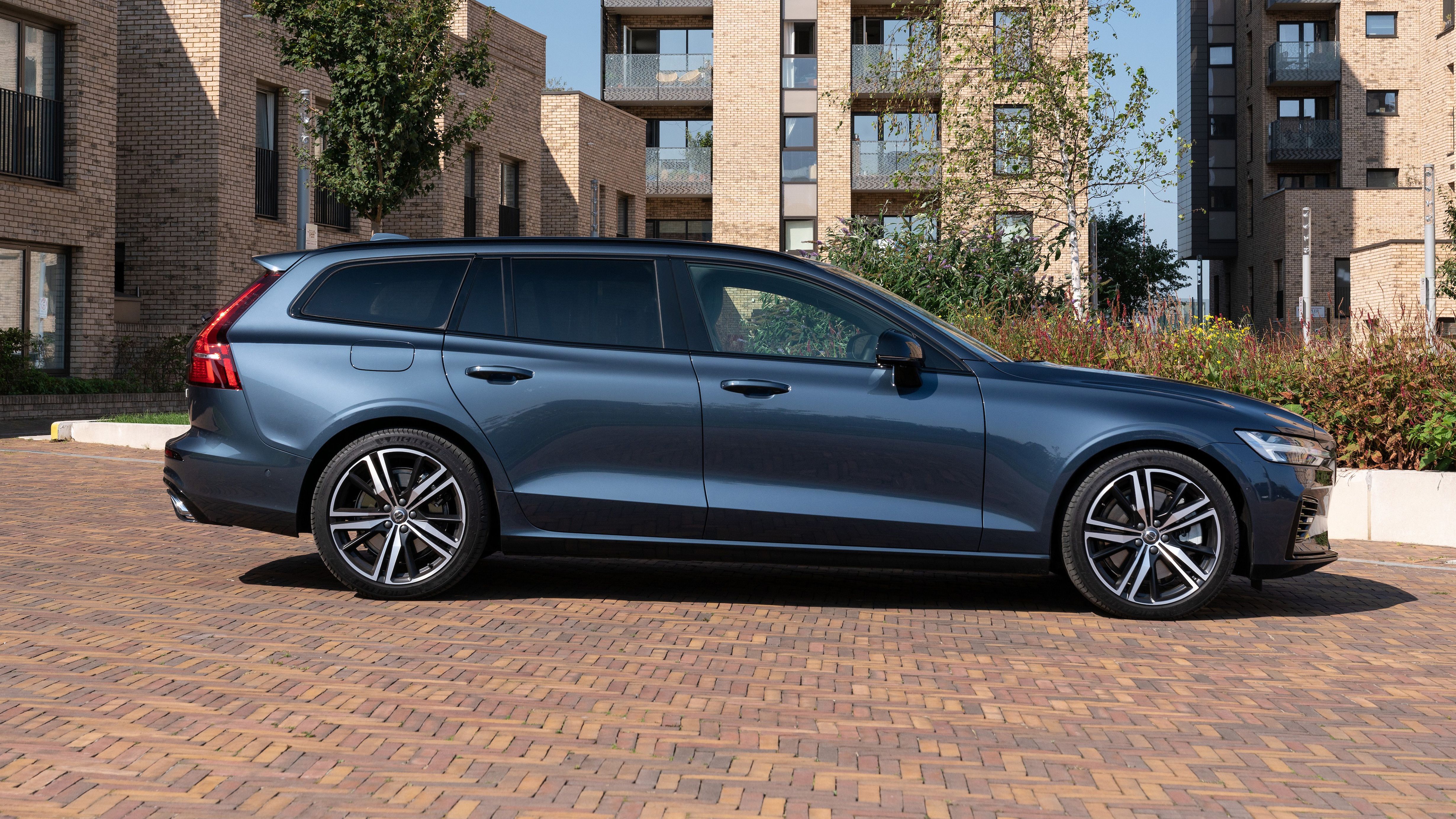 Volvo V60 side profile