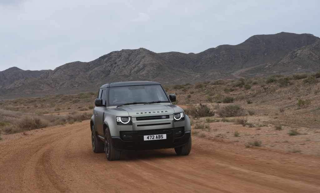 Land Rover Defender 4x4 offroader
