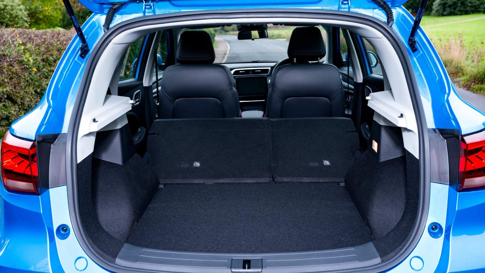 MG ZS EV boot
