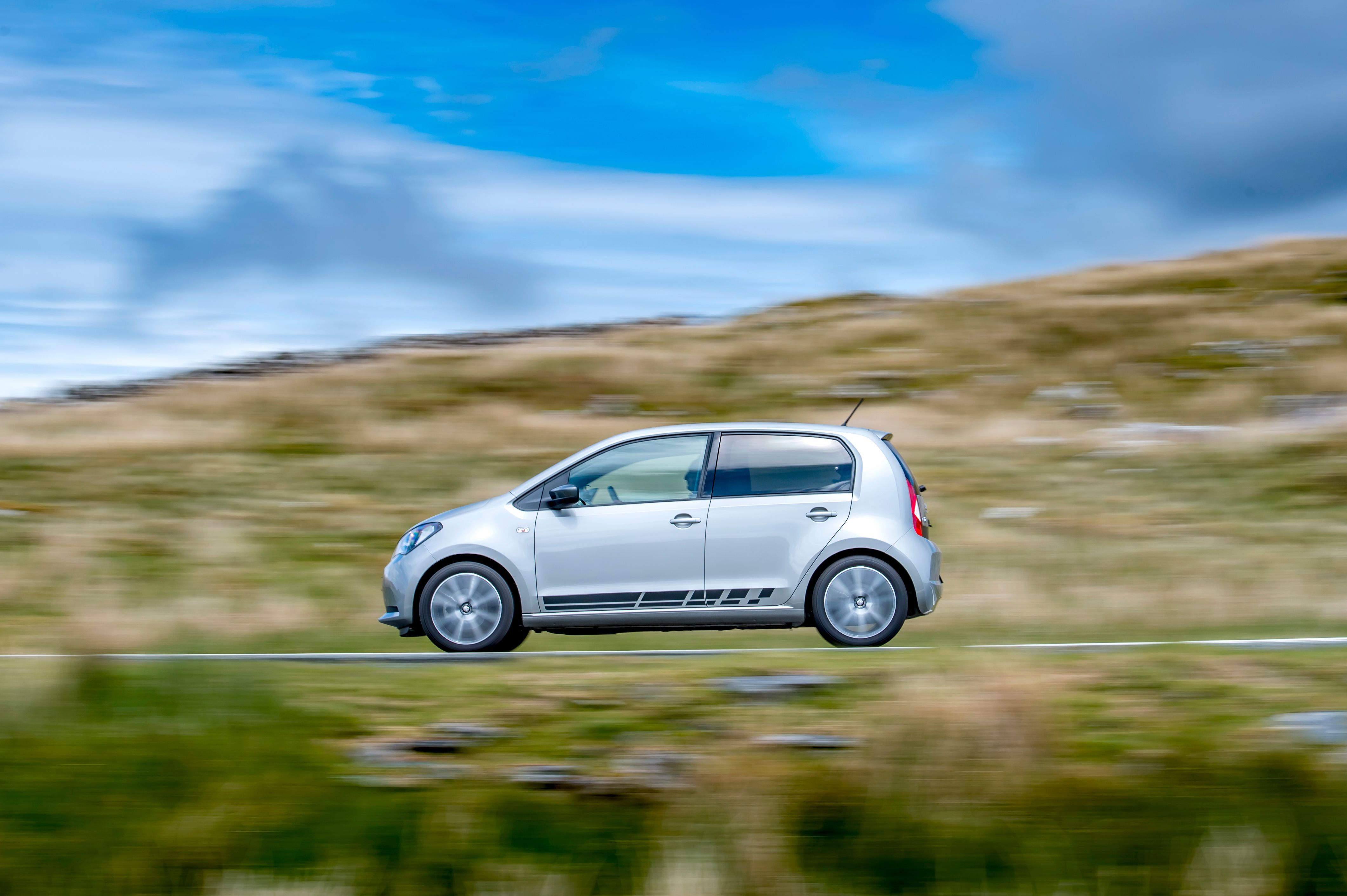 Seat Mii side driving