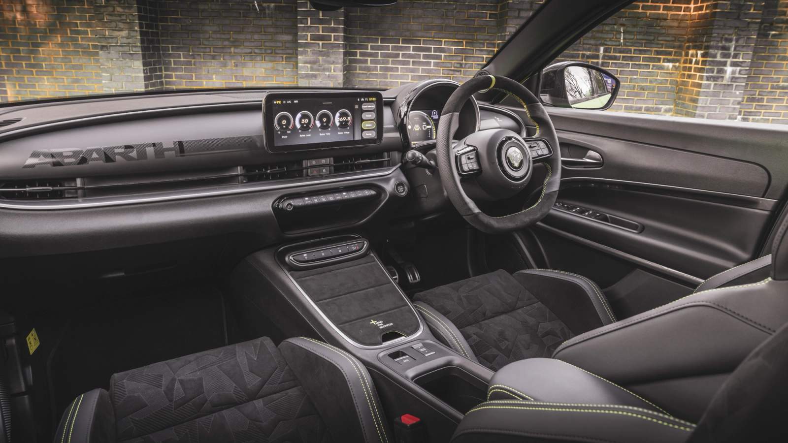 Abarth 600e Competizione interior