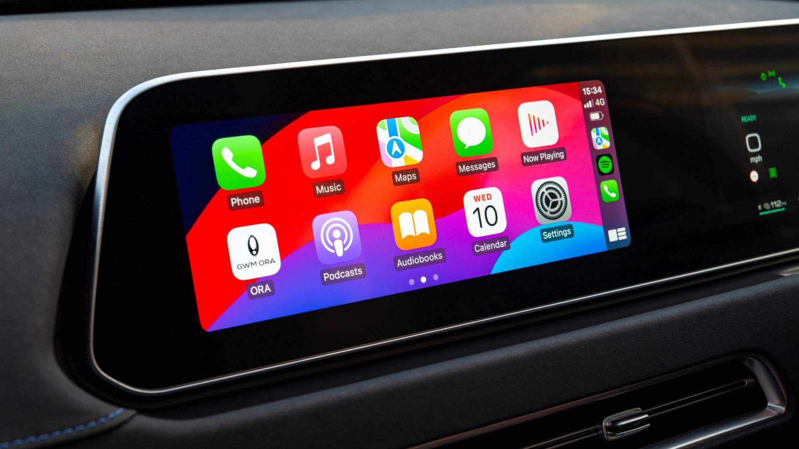 Apple CarPlay in the ORA 03