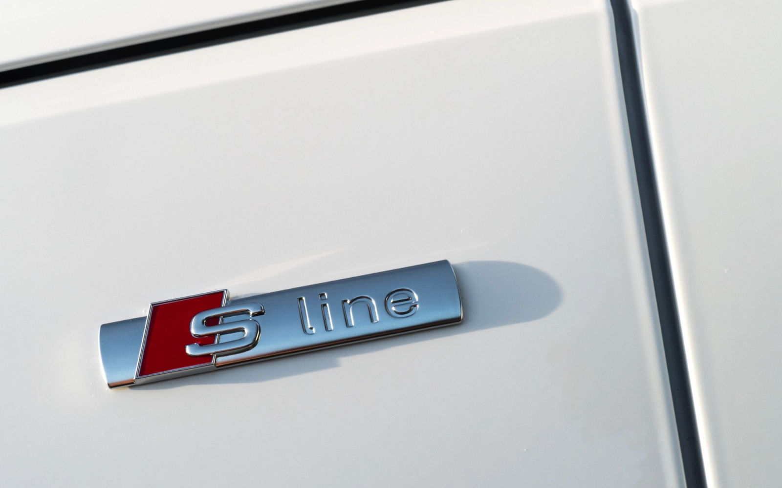 s-line badge 