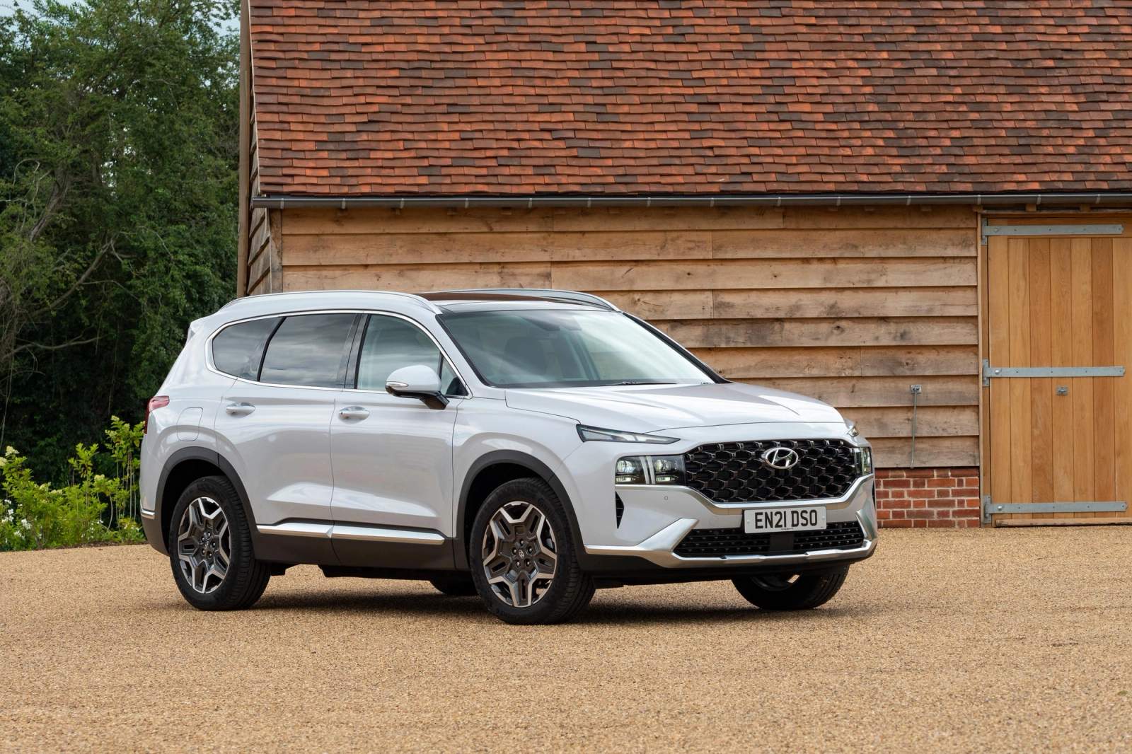 White Hyundai Santa Fe
