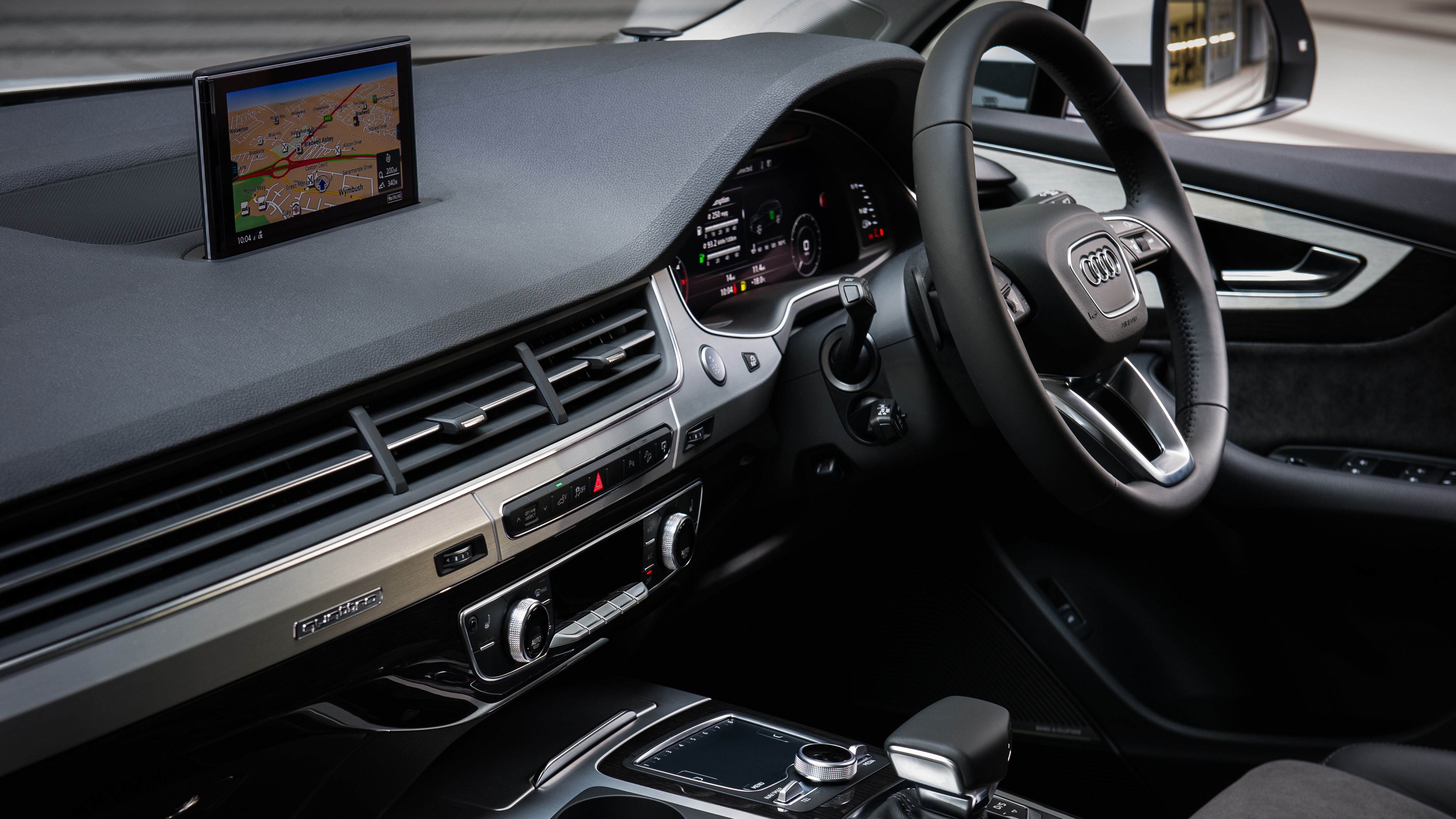 Audi Q7 interior