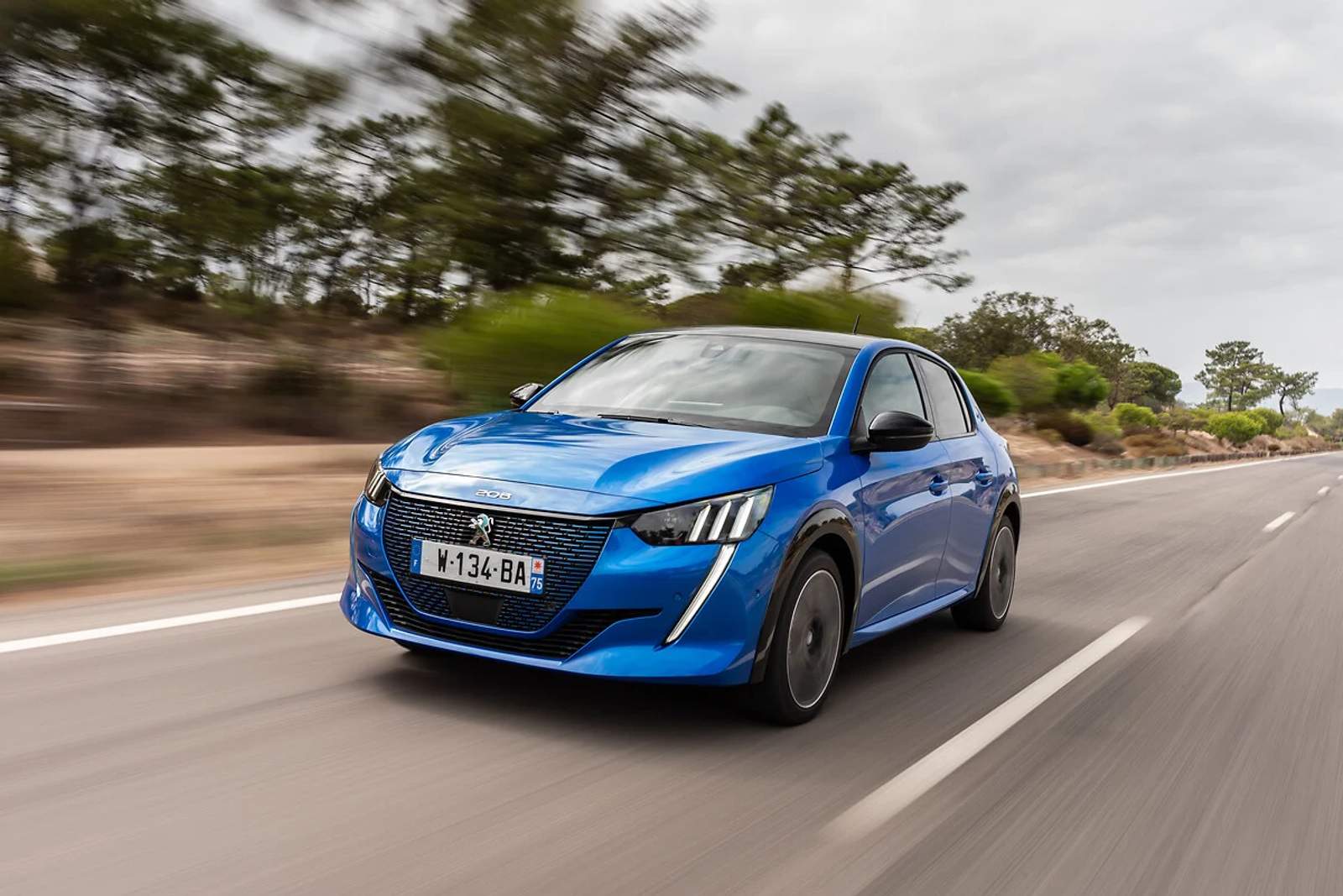 Peugeot e 208