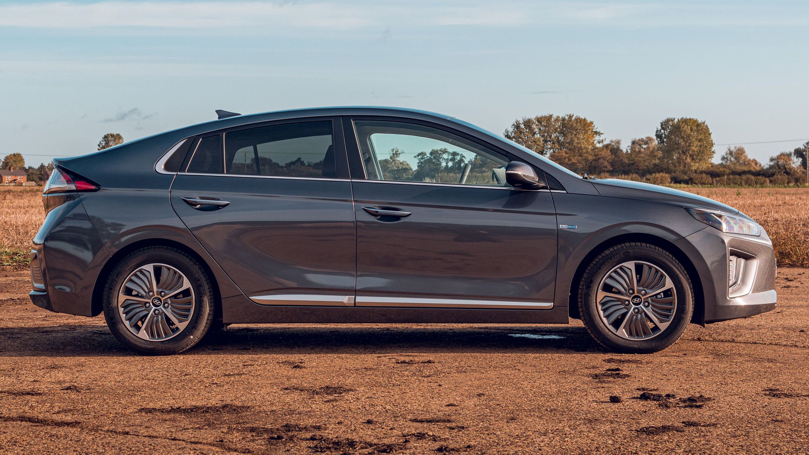 Hyundai Ioniq side profile