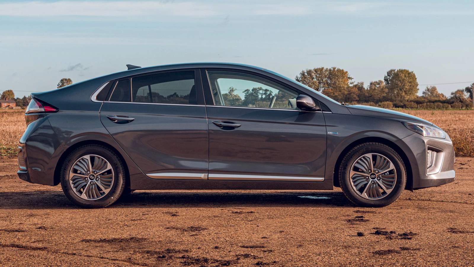 Hyundai Ioniq side profile