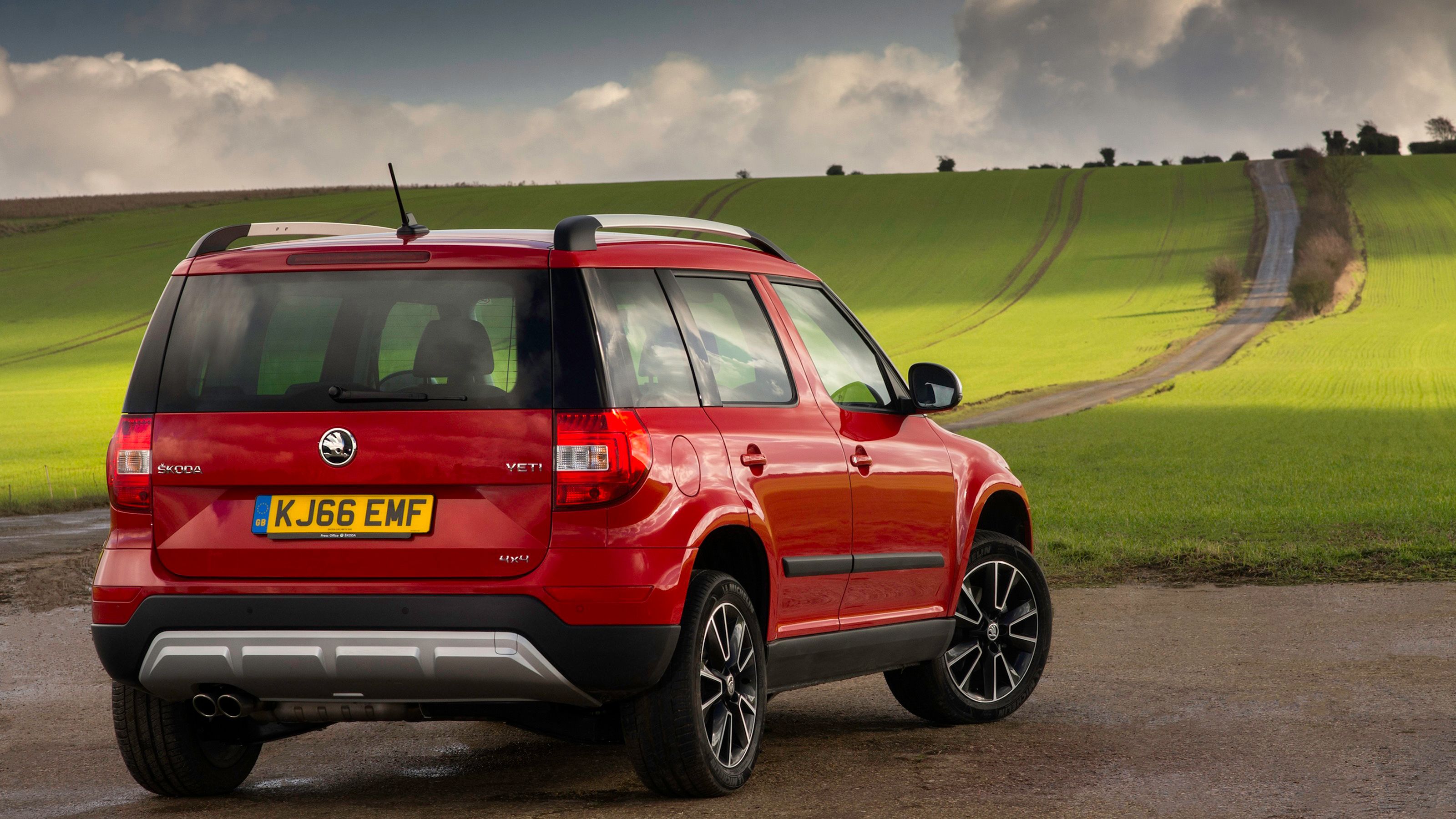Red Skoda Yeti 