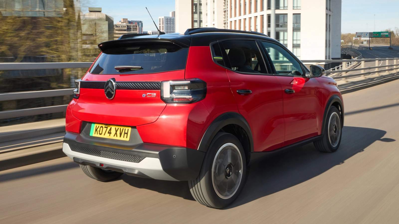Citroen e-C3 rear driving