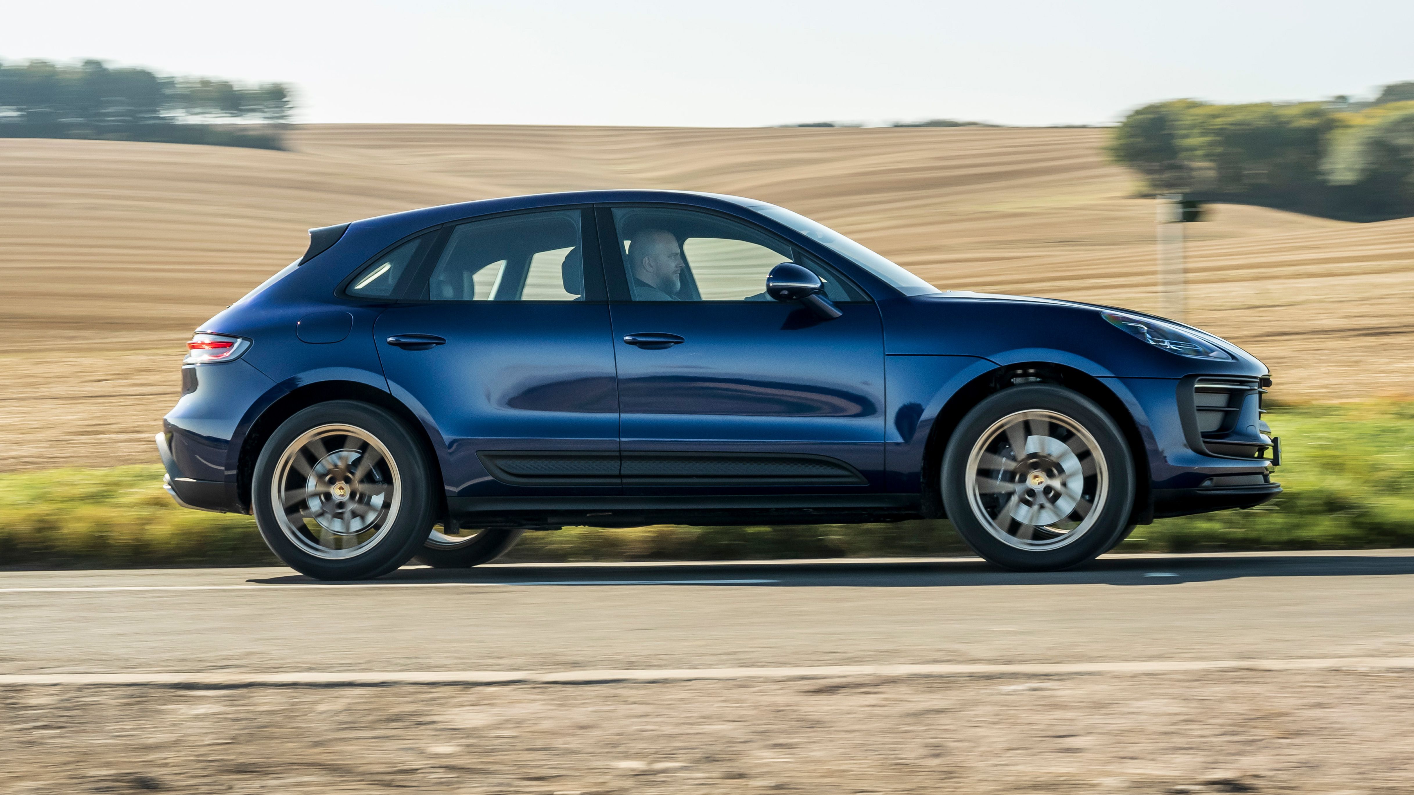 Porsche Macan side profile