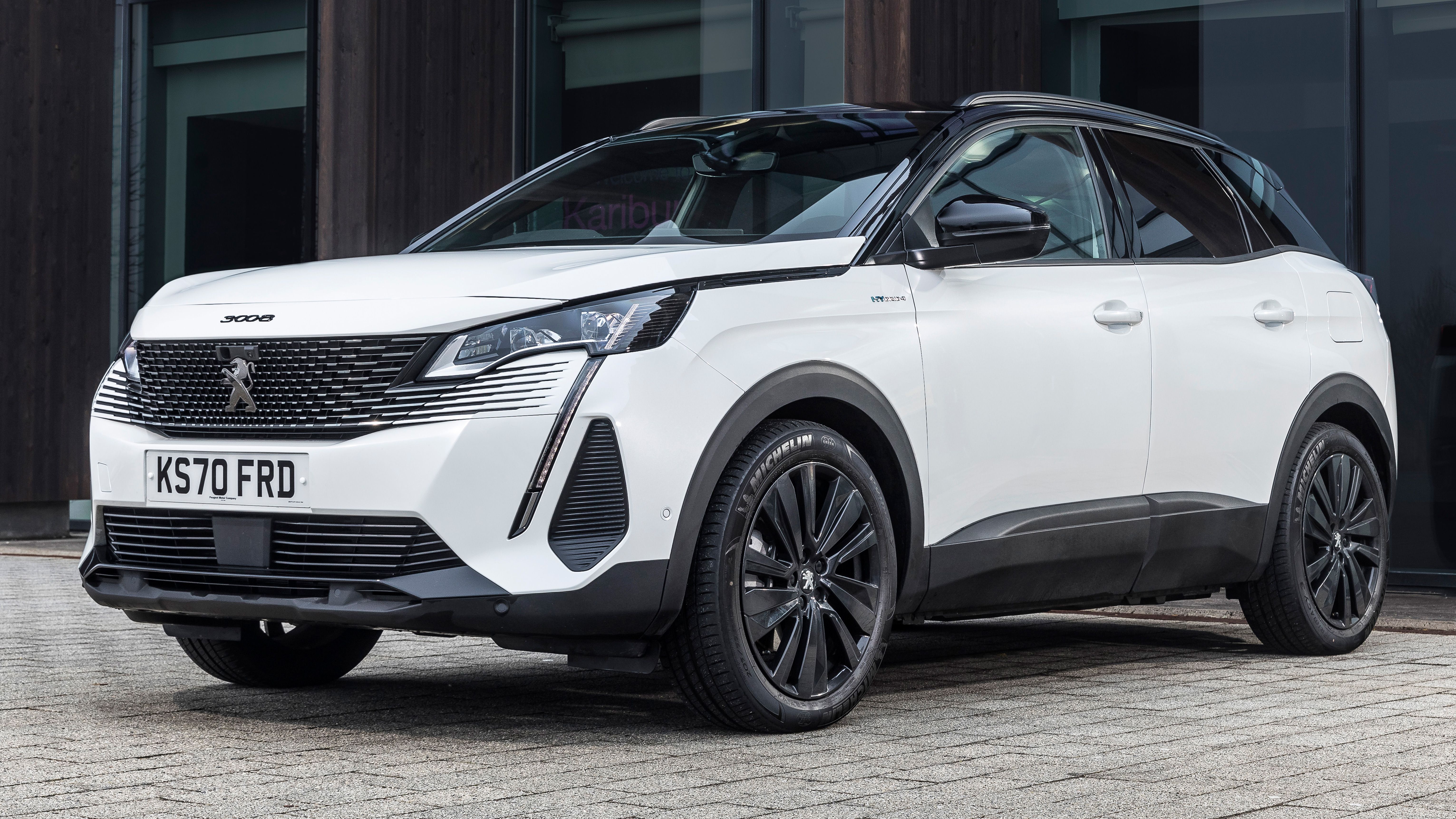 Peugeot 3008 front quarter parked