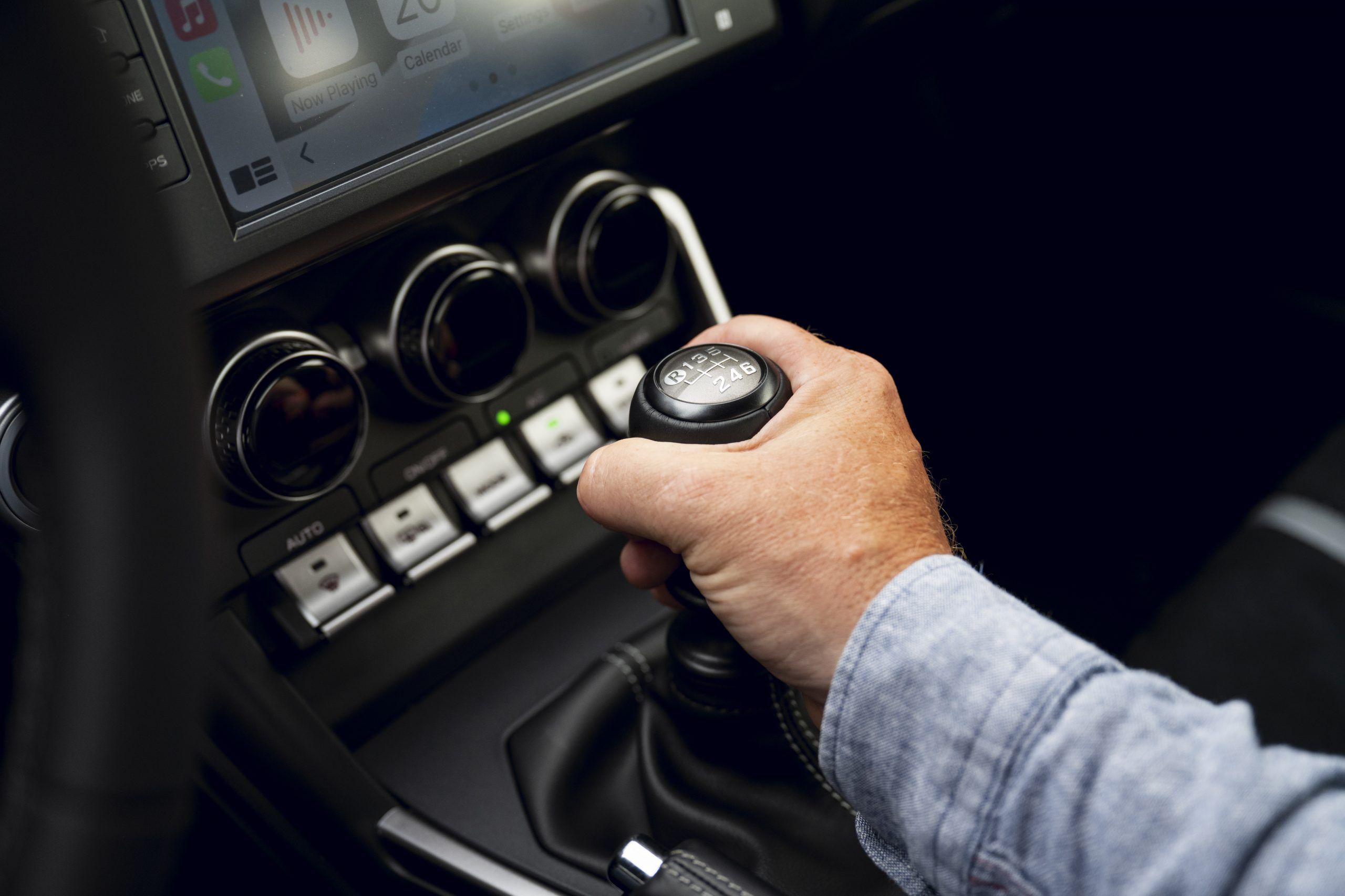 Using a manual gearbox