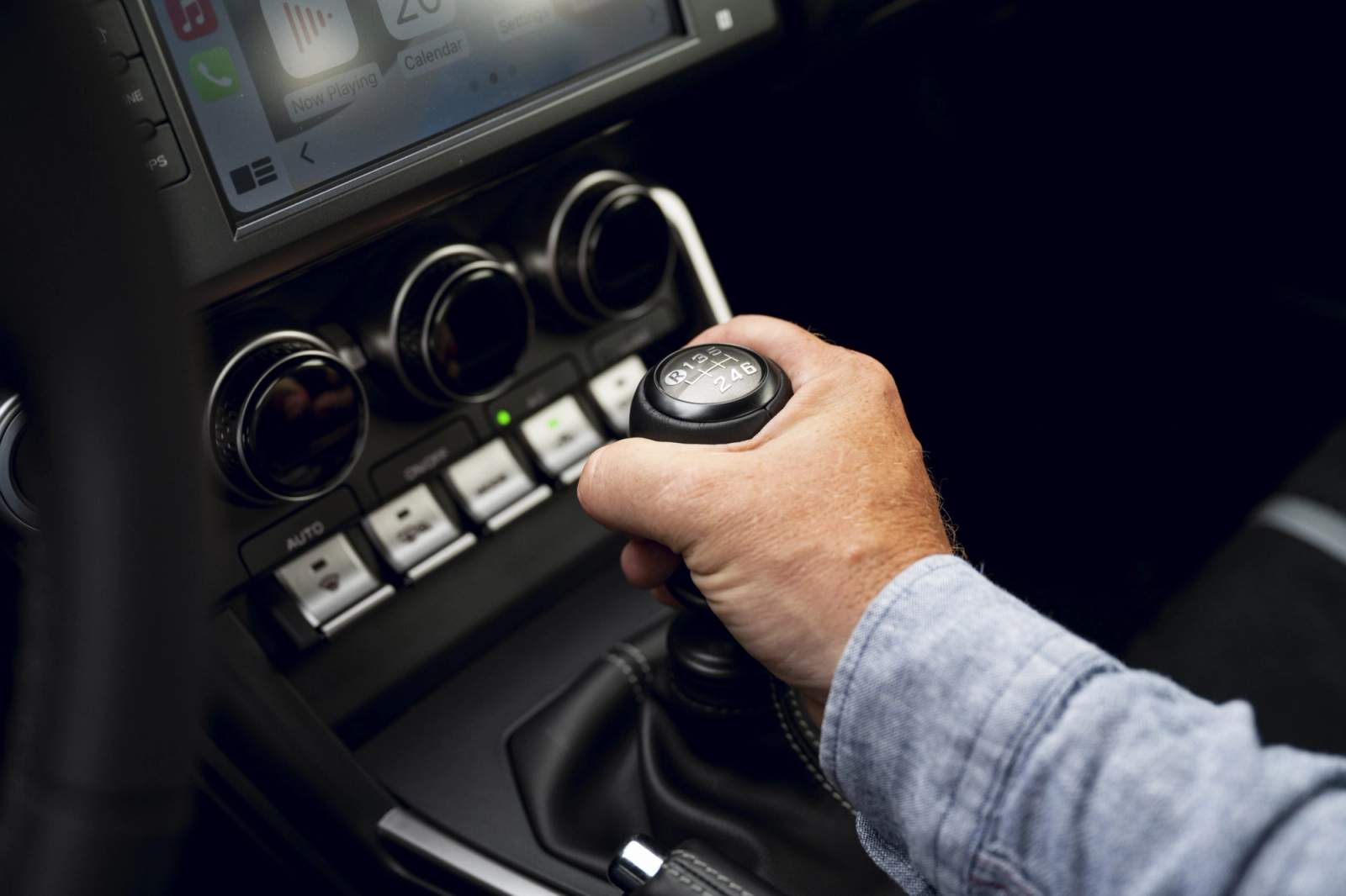 Using a manual gearbox