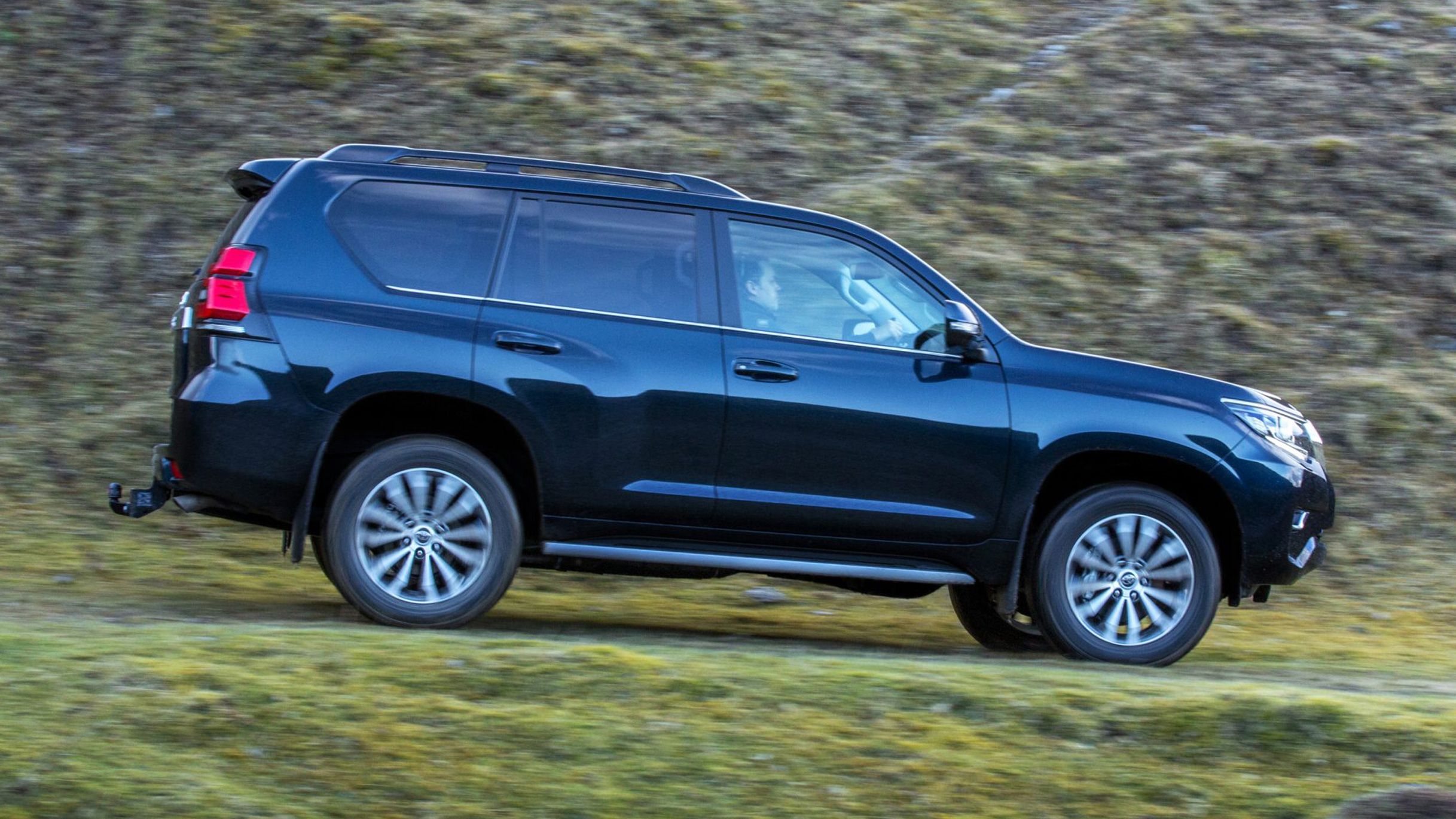 Toyota Land Cruiser side profile