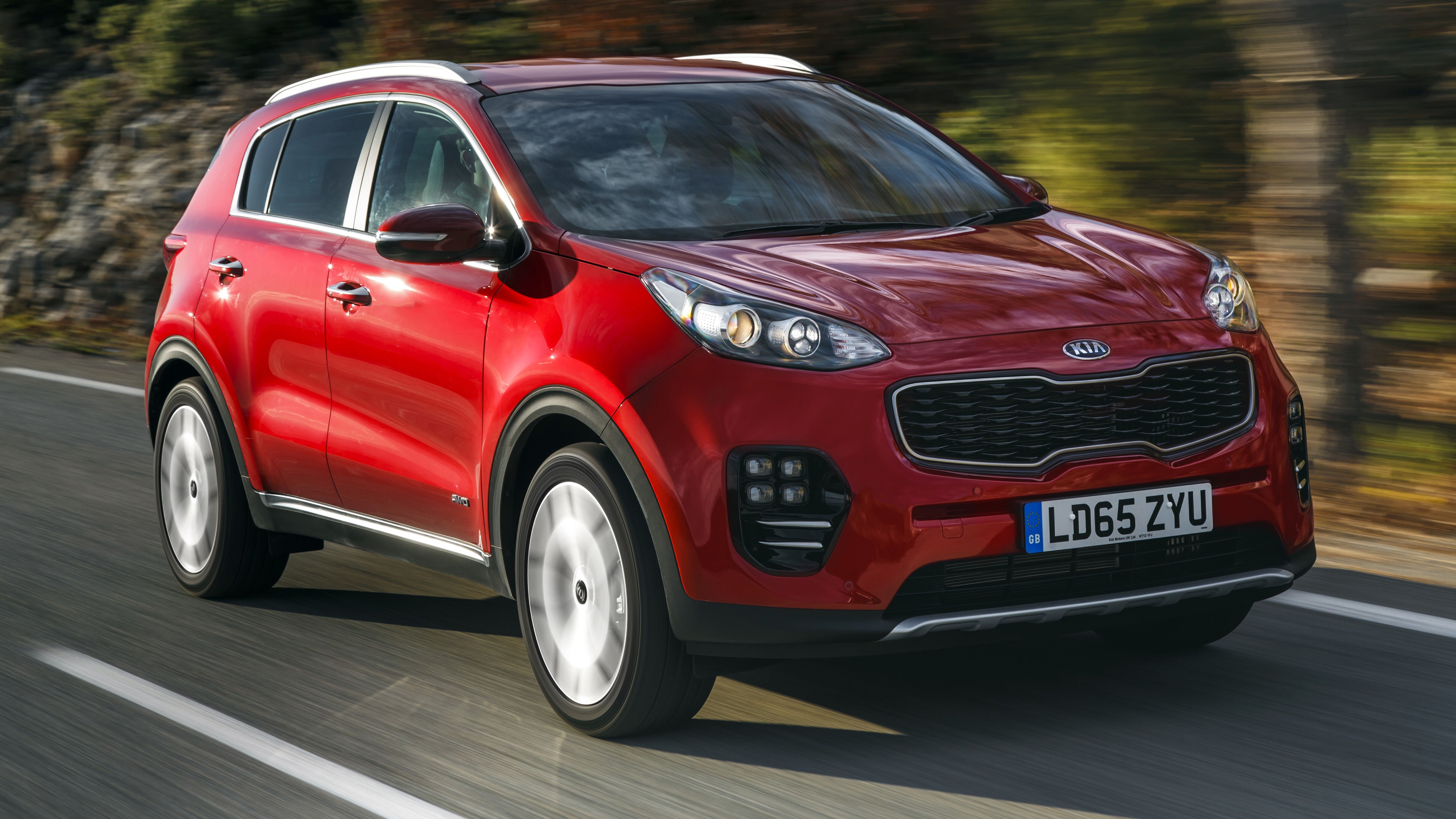 Kia Sportage front driving
