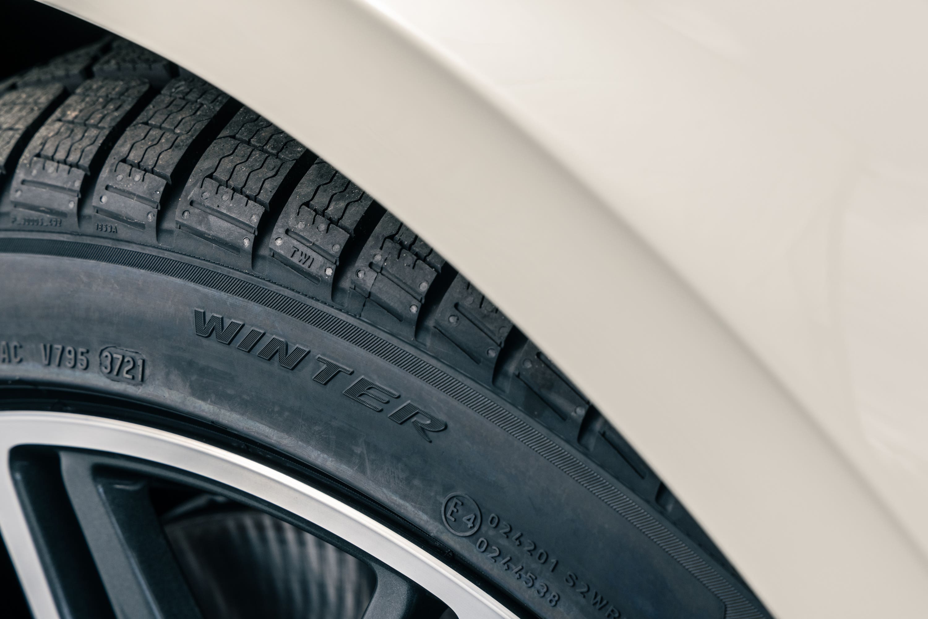 Winter tyre