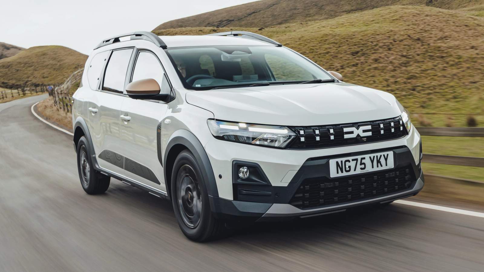 Dacia Jogger driving