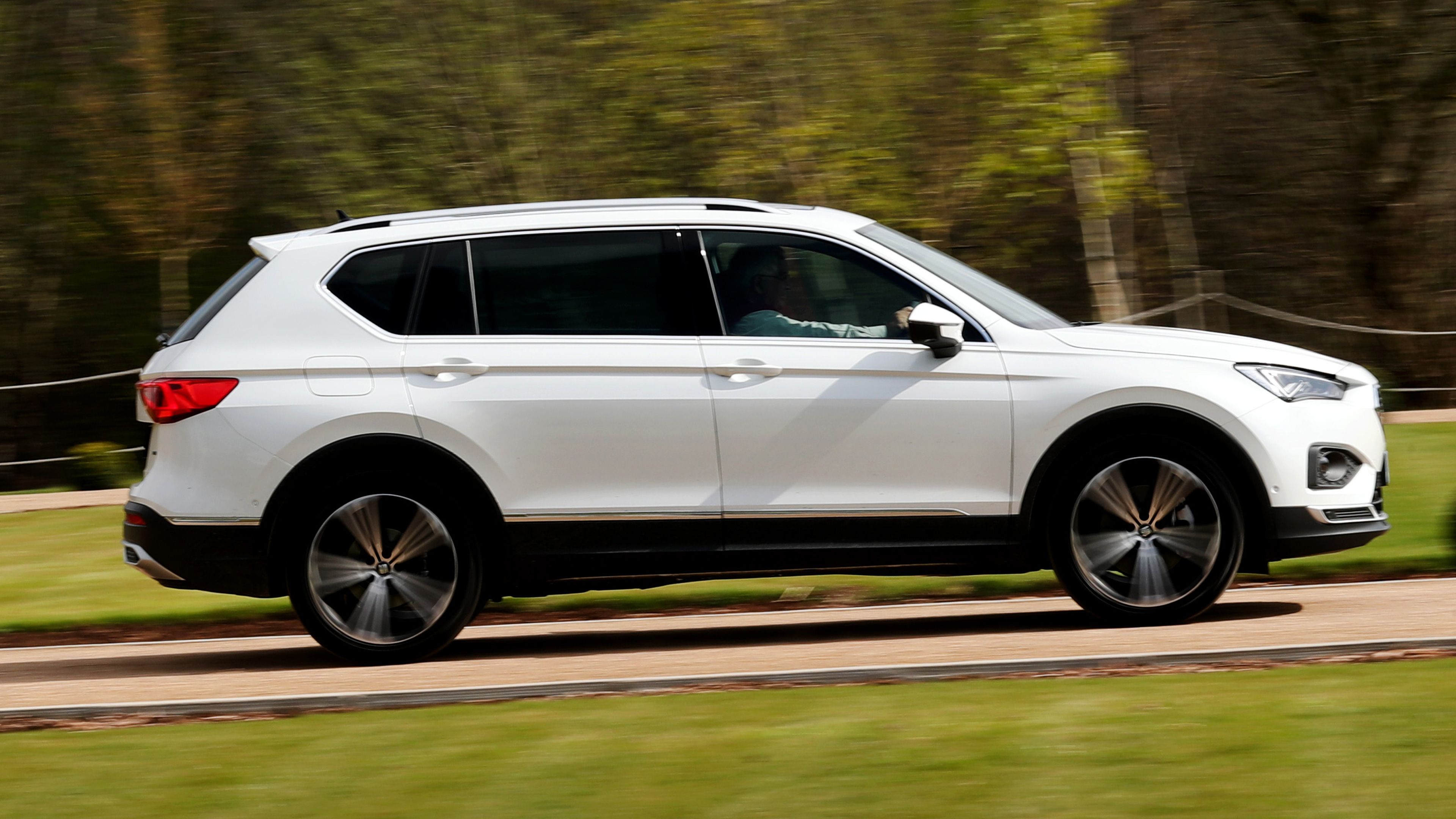 SEAT Tarraco side profile