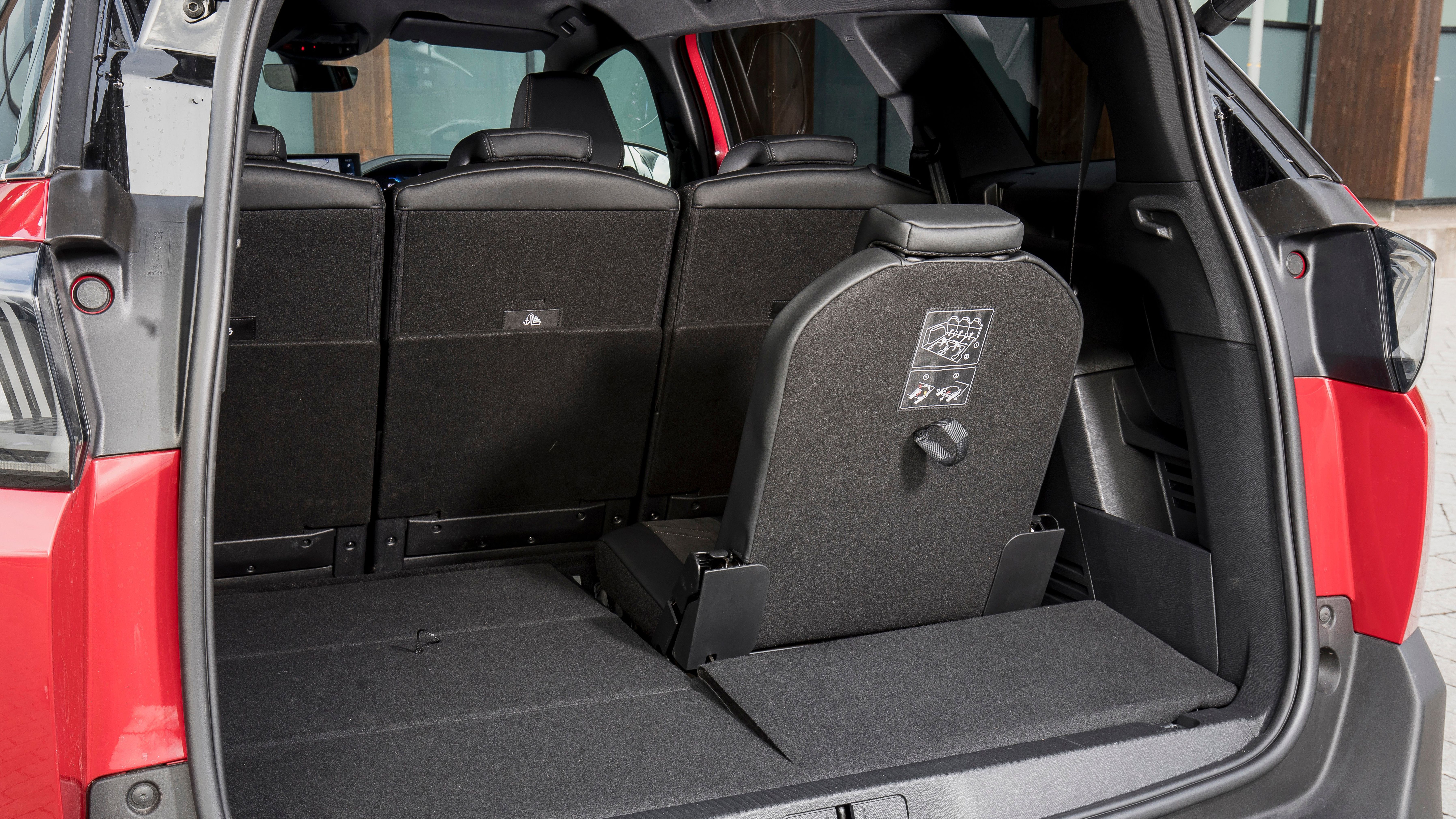 Peugeot 5008 boot and rear seats