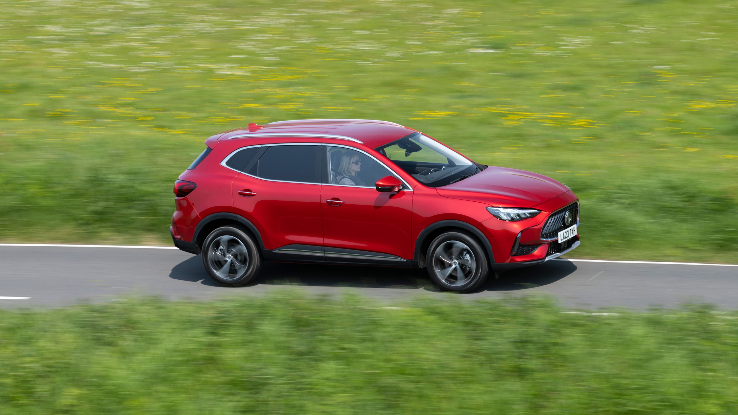 MG HS side profile driving