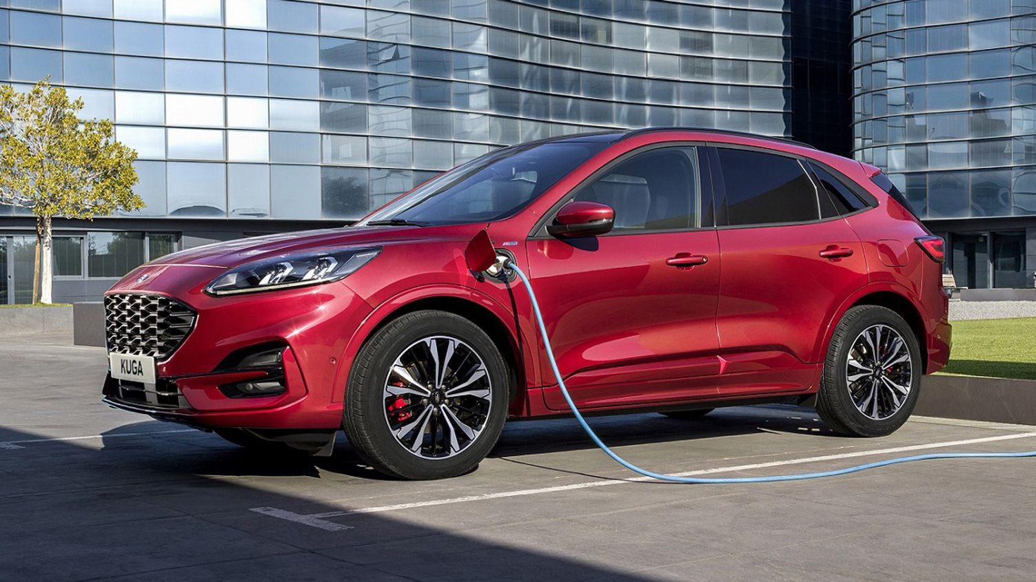 Ford Kuga plug-in hybrid charging
