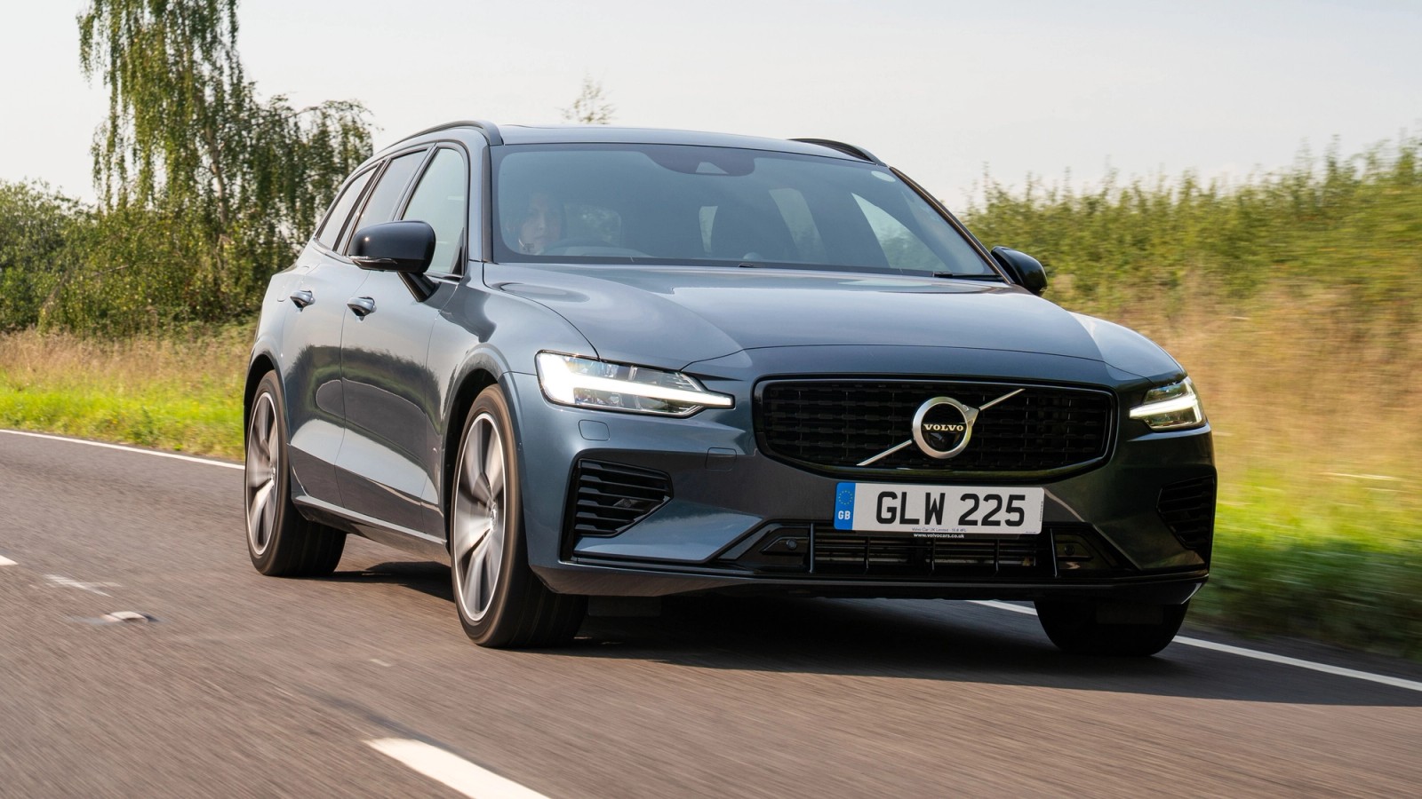 Volvo V60 driving
