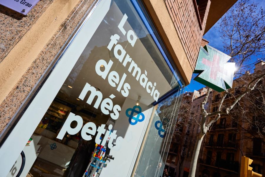 Interior de Farmàcia Pediàtrica Torrents