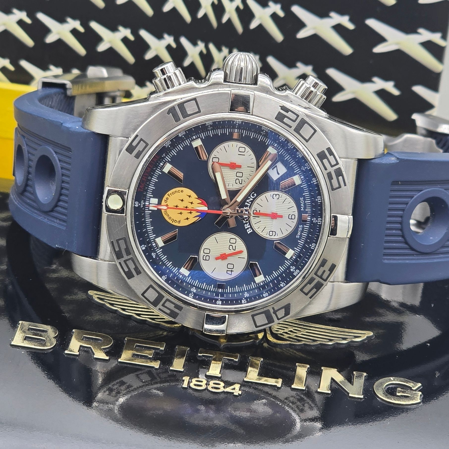 Breitling Chronomat Patr. de France Ref. AB01109e.C886 — pre-owned luxury watch at Pertempus, view 6