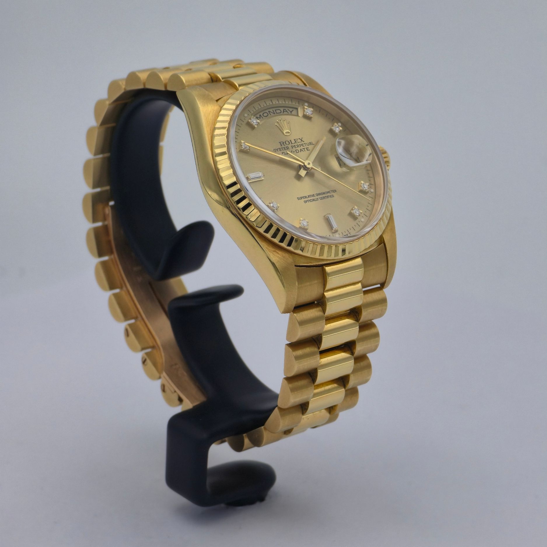Rolex DayDate Ref. 18238 — pre-owned luxury watch at Pertempus, view 3