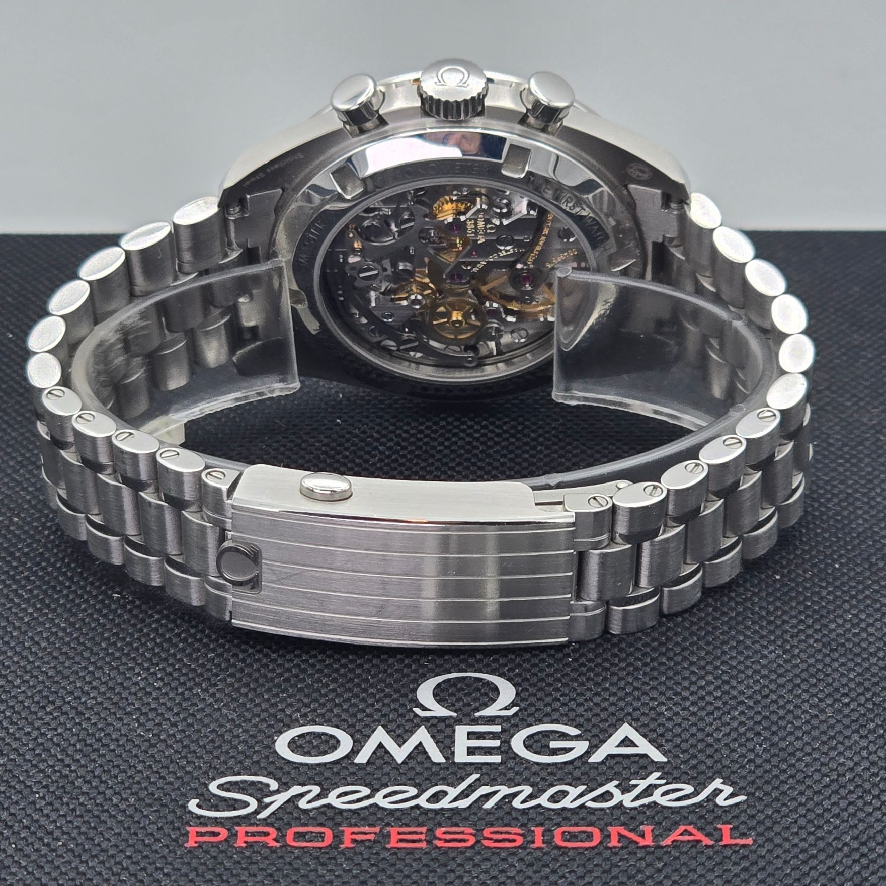 Omega Speedmaster Ref. 310.30.42.50.04.001 — pre-owned luxury watch at Pertempus, view 5