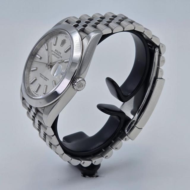 Rolex Datejust 41 Ref. 126300, pre-owned luxury watch at Pertempus, view 3