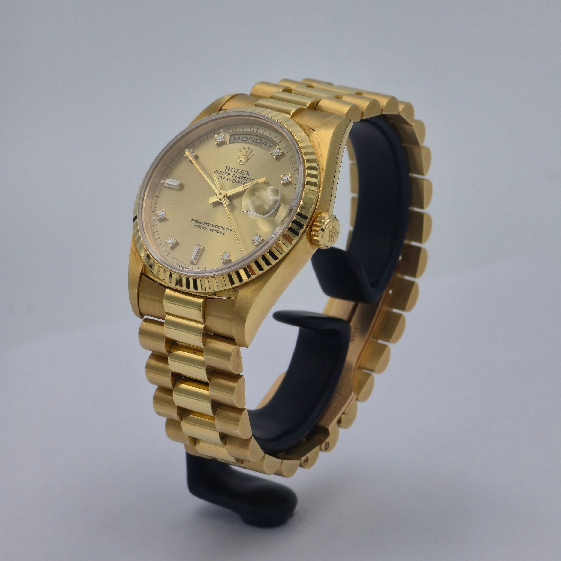 Rolex DayDate Ref. 18238 — pre-owned luxury watch at Pertempus, view 4