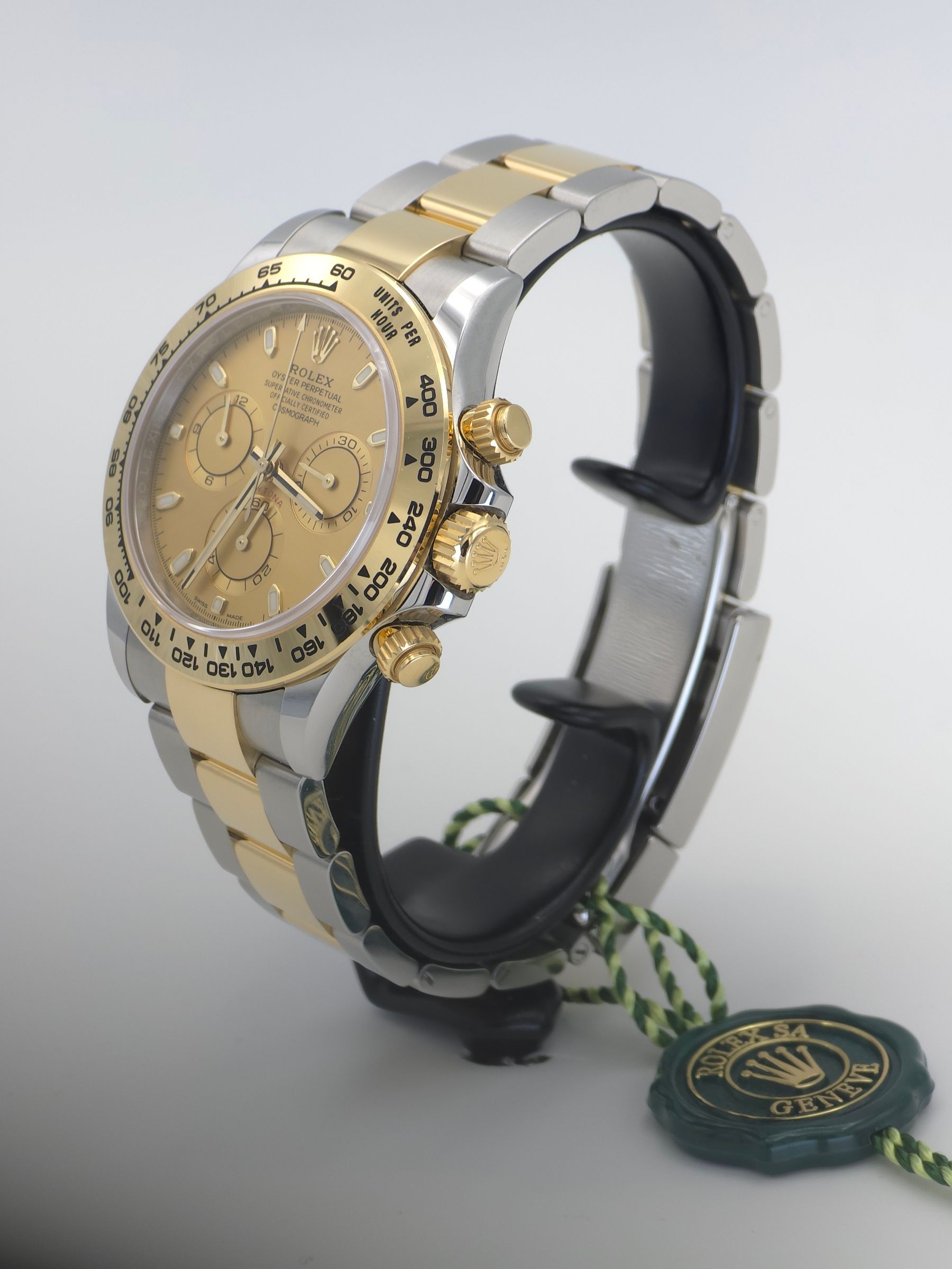 Rolex Cosmograph Daytona Ref. 116503 — pre-owned luxury watch at Pertempus, view 4