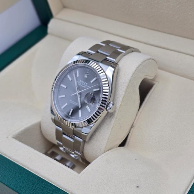 Rolex Datejust II Ref. 116334, pre-owned luxury watch at Pertempus, view 4