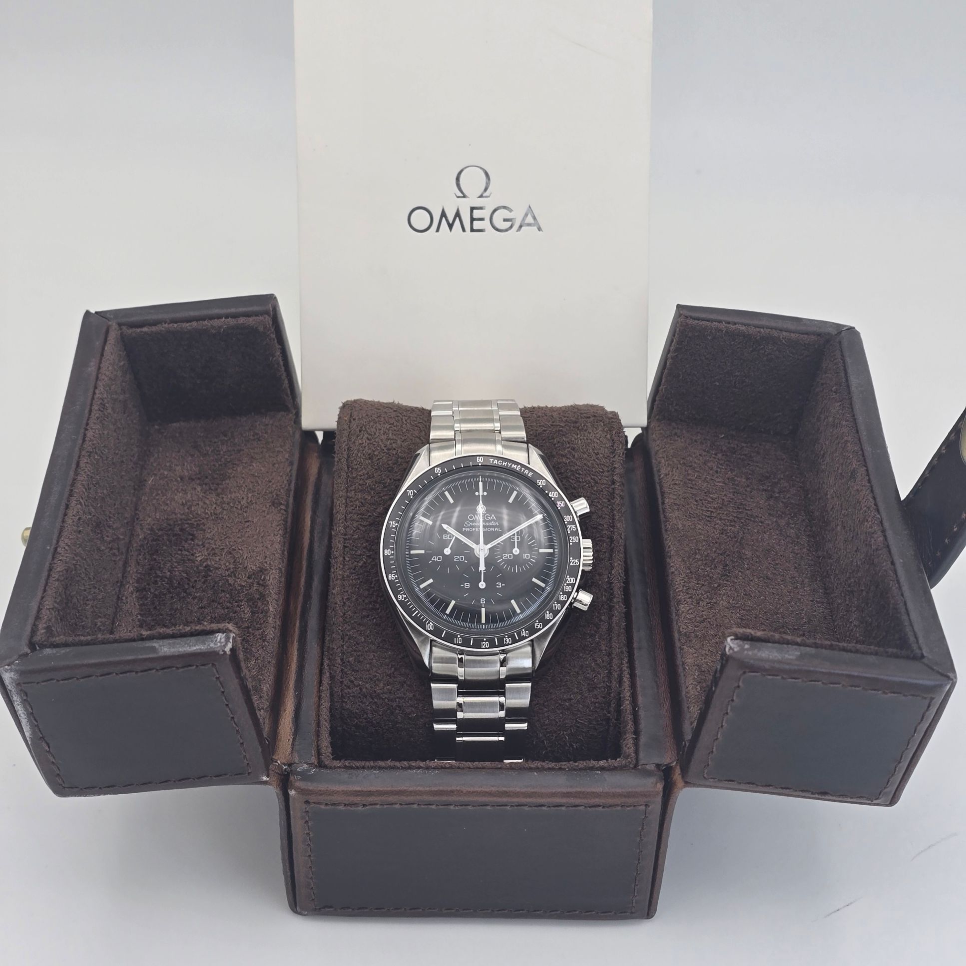 Omega Speedmaster Moonwatch Ref. 3590.50 — alternate view — pre-owned luxury watch at Pertempus