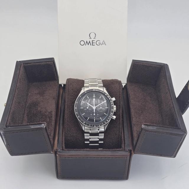 Omega Speedmaster Moonwatch Ref. 3590.50 — pre-owned luxury watch at Pertempus, view 2