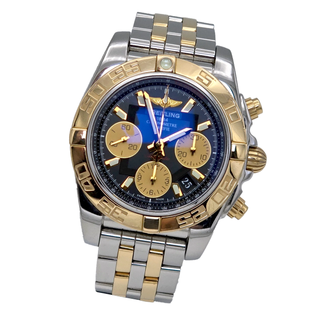 Breitling Chronomat 44 Ref. CB011012 — pre-owned luxury watch at Pertempus, view 1
