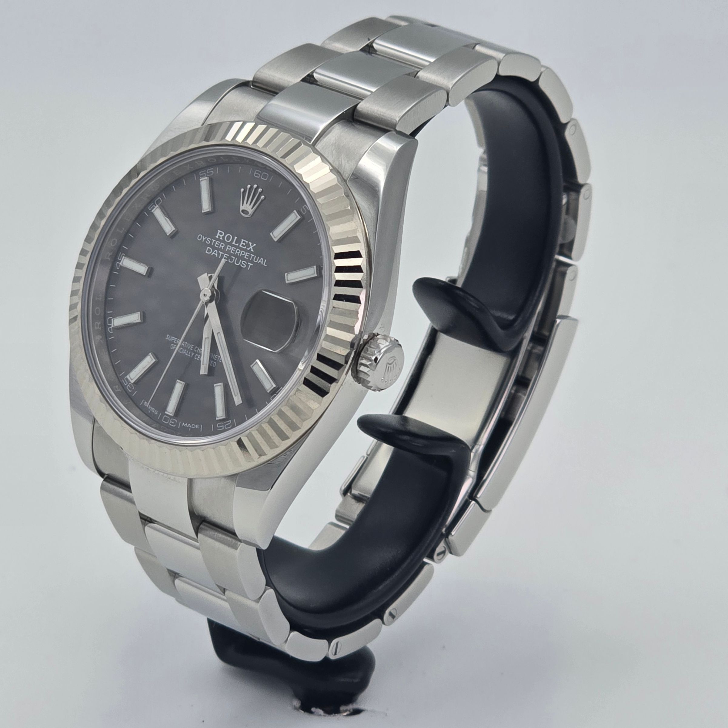 Rolex Datejust 41 Ref. 126334 — pre-owned luxury watch at Pertempus, view 4