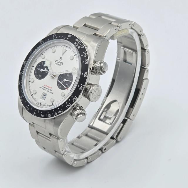 Tudor Black Bay Chrono Ref. M79360N-0002, pre-owned luxury watch at Pertempus, view 4