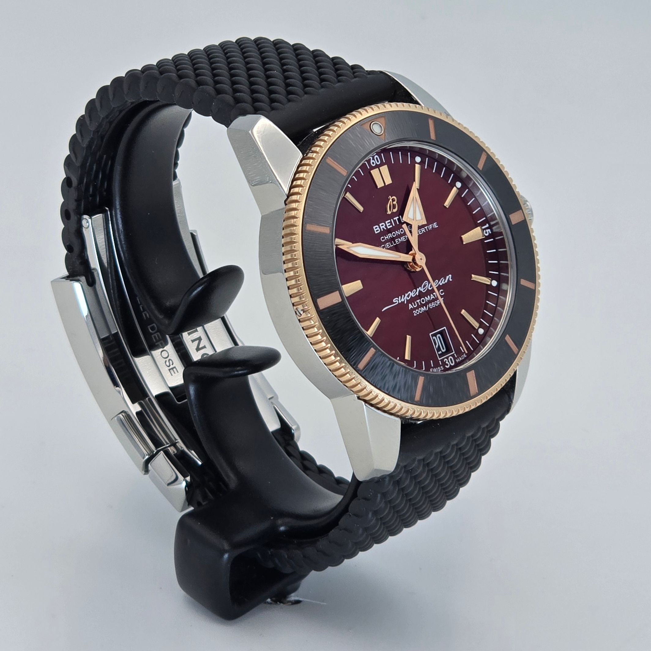 Breitling Superocean Heritage 42 Ref. UB20106A1B1A1 — pre-owned luxury watch at Pertempus, view 3