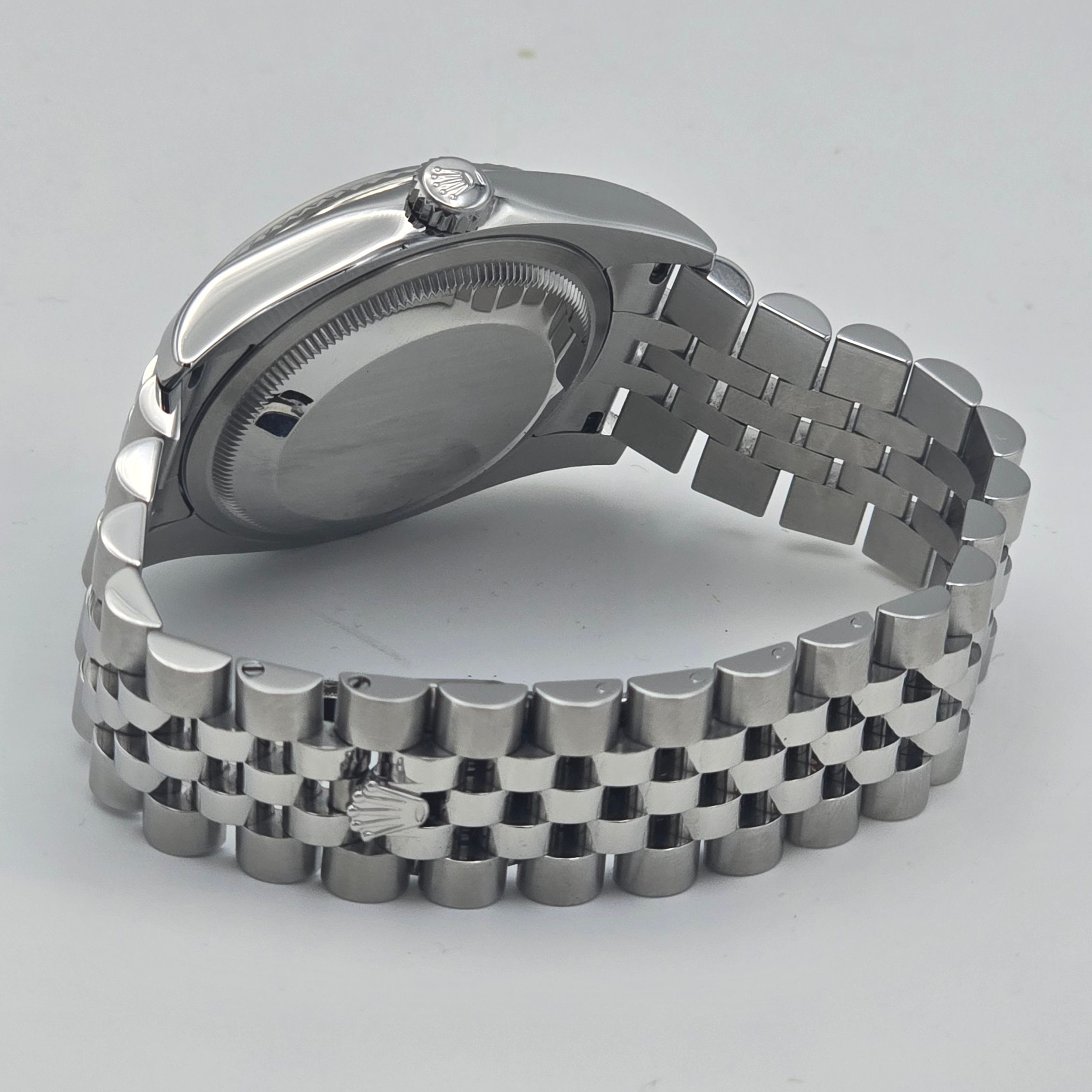 Rolex Datejust 36 on Super Jubilee bracelet Ref. 116234 — alternate view — pre-owned luxury watch at Pertempus