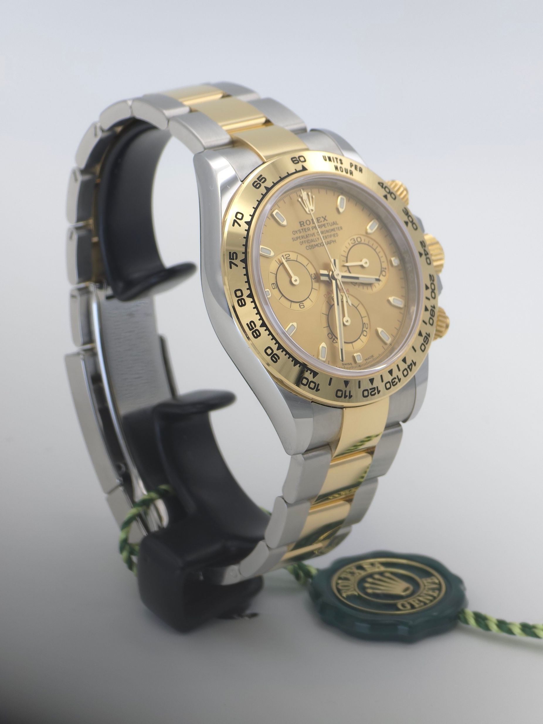 Rolex Cosmograph Daytona Ref. 116503 — pre-owned luxury watch at Pertempus, view 3