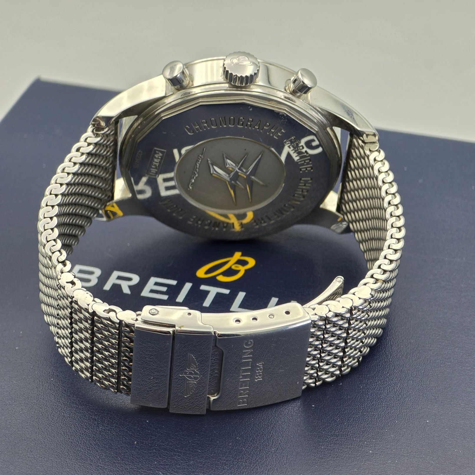 Breitling Transocean Chronograph Unitime Ref. AB0510U0/A732/152A — pre-owned luxury watch at Pertempus, view 6