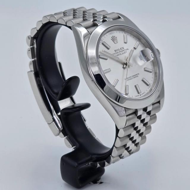 Rolex Datejust 41 Ref. 126300, pre-owned luxury watch at Pertempus, view 4