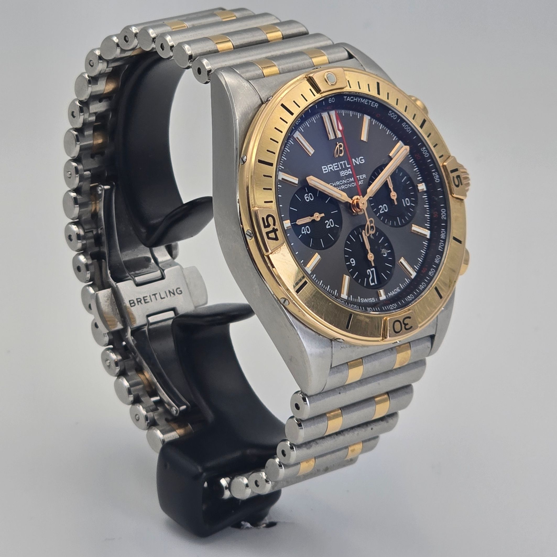 Breitling Chronomat B01 42 Ref. UB0134101B1U1 — pre-owned luxury watch at Pertempus, view 3